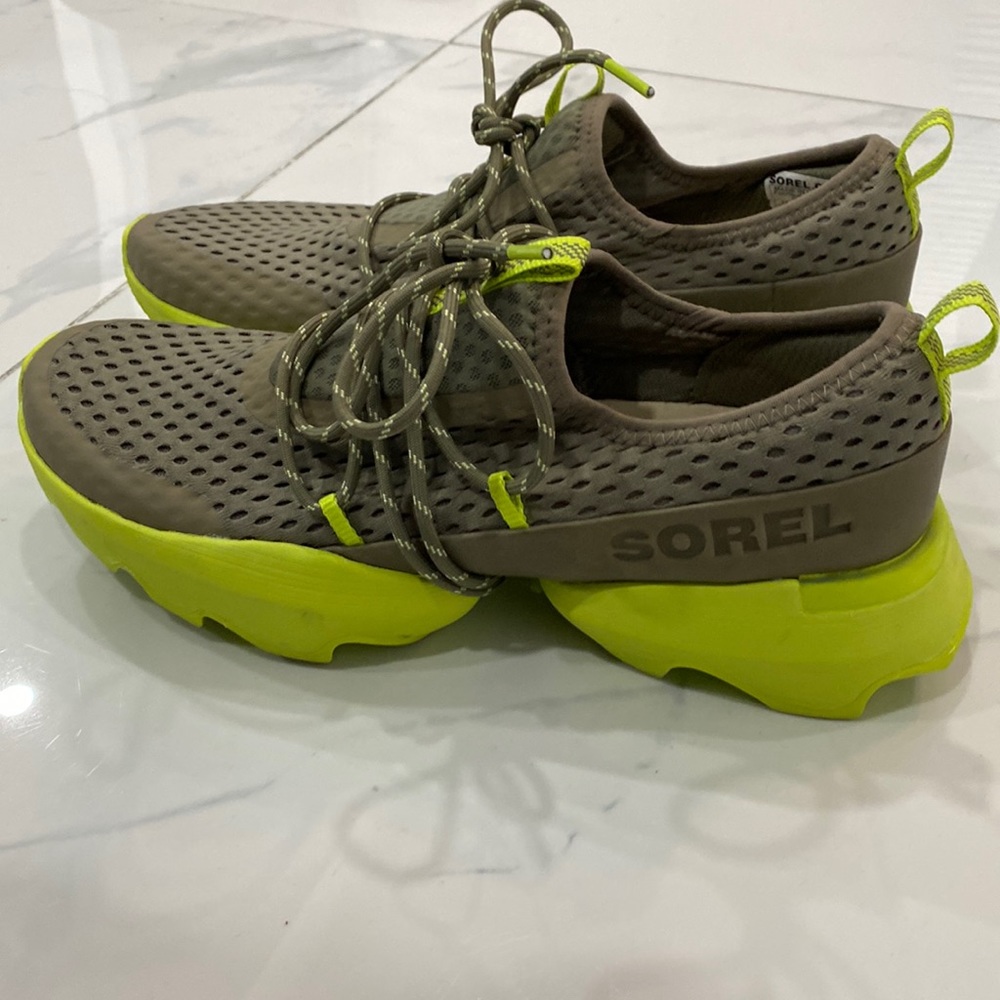SOREL sneaker 9 army/ highlighter green